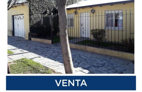 CASA EN VENTA DE 2 DORMITORIOS &#8211; Calle 10 de Octubre