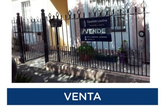 CASA DE 4 DORMITORIOS C/ COCHERA &#8211; Av. Libertad 45