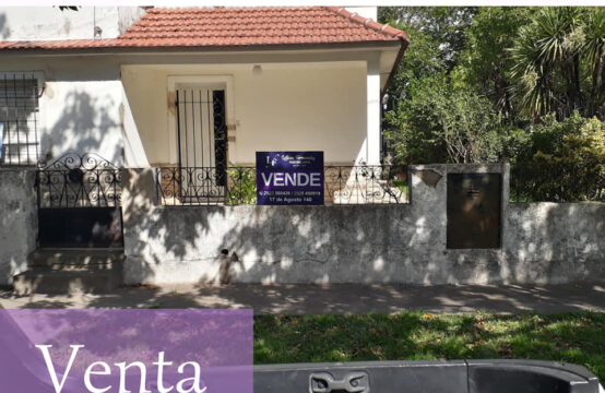 CASA EN VENTA &#8211; Grand Bourg esq Los Patos