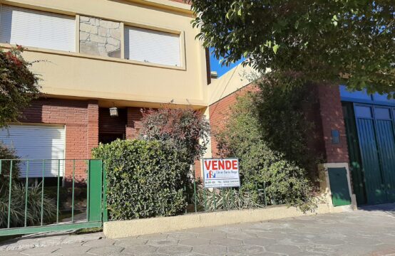 CASA EN VENTA &#8211; Las Heras 1800