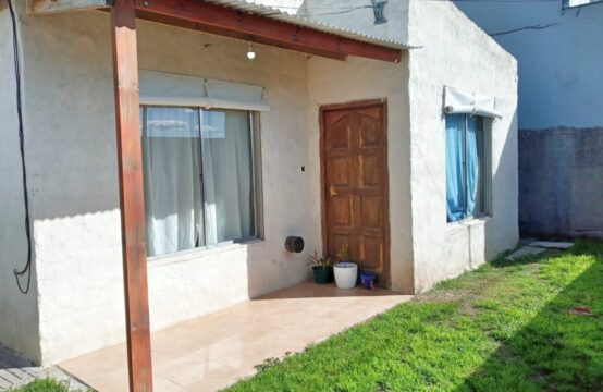 CASA DE 2 DORMITORIOS EN VENTA &#8211; Av. del Molino 1943