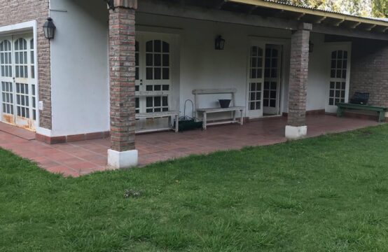 HERMOSA ESQUINA EN VENTA &#8211; Directorio esq. Maipú, Barrio Parque