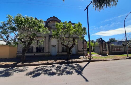 CASA COLONIAL EN VENTA &#8211; Av. 11 de Mayo (Pueblo Santa María)