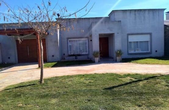 HERMOSA CASA EN VENTA &#8211; Av. Sixto Rodríguez al 2300