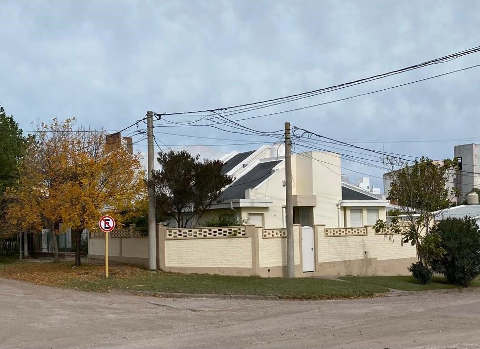 Casa En Venta – Av. Guillermo Sansot 300 – Monte Hermoso